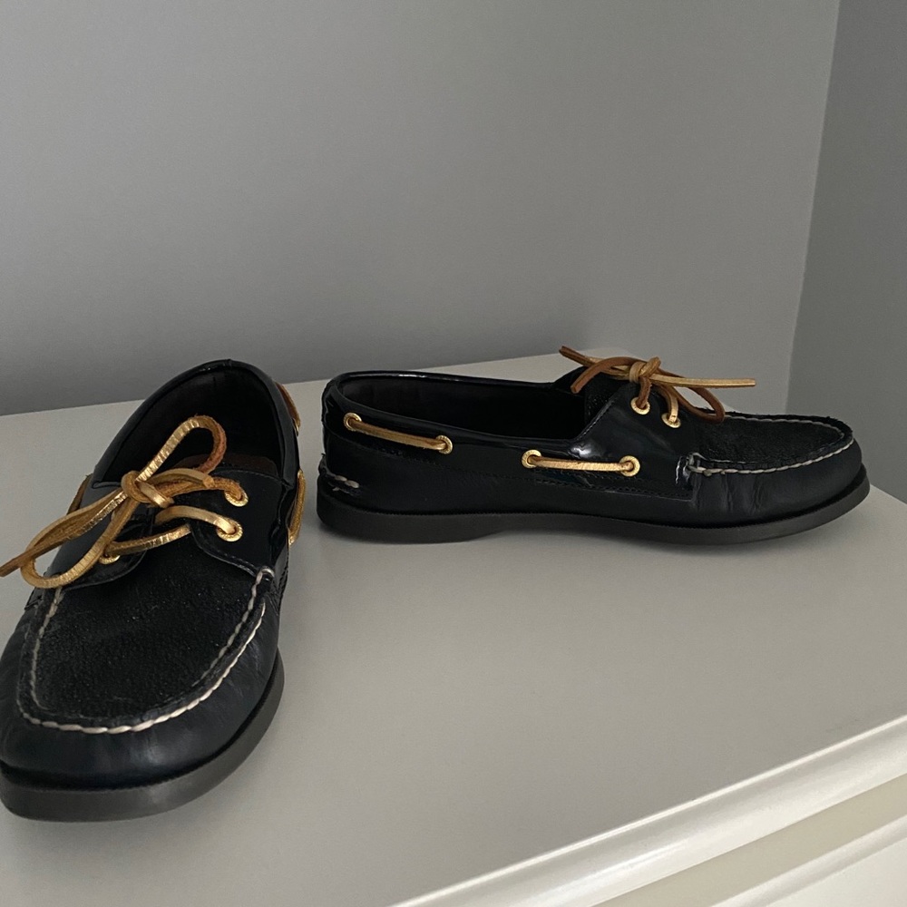 Sperry Lace Up Black & Gold Boat Shoes